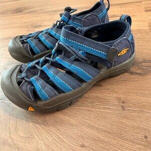 KEEN Newport H2 Boys Size 2 Water Sandals Blue/Gray Closed Toe Hiking Trail
